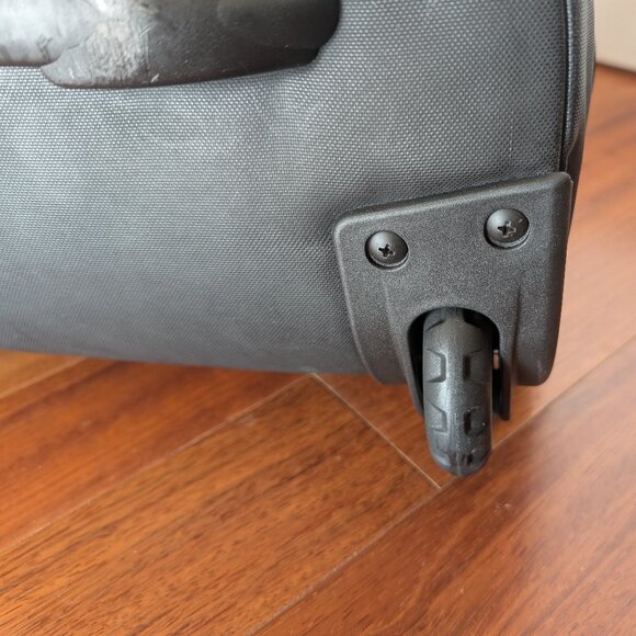 Eagle Creek Flatbed Carry-On Rollaboard 20" Wheeled Duffel, 38L - Picture 14 of 16